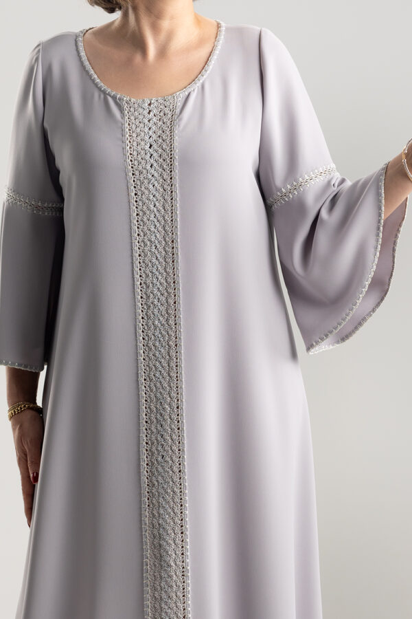 SILVER LILY Caftan: Elegance in Grey