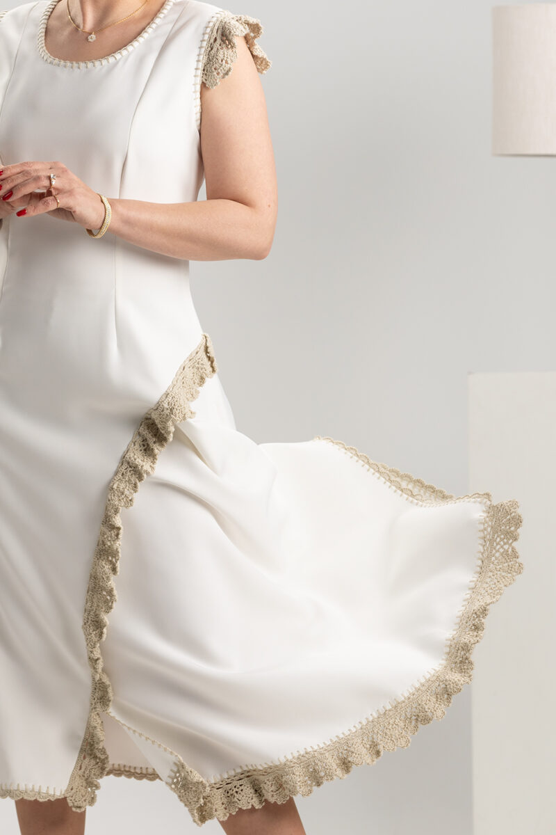 WHITE ROSE